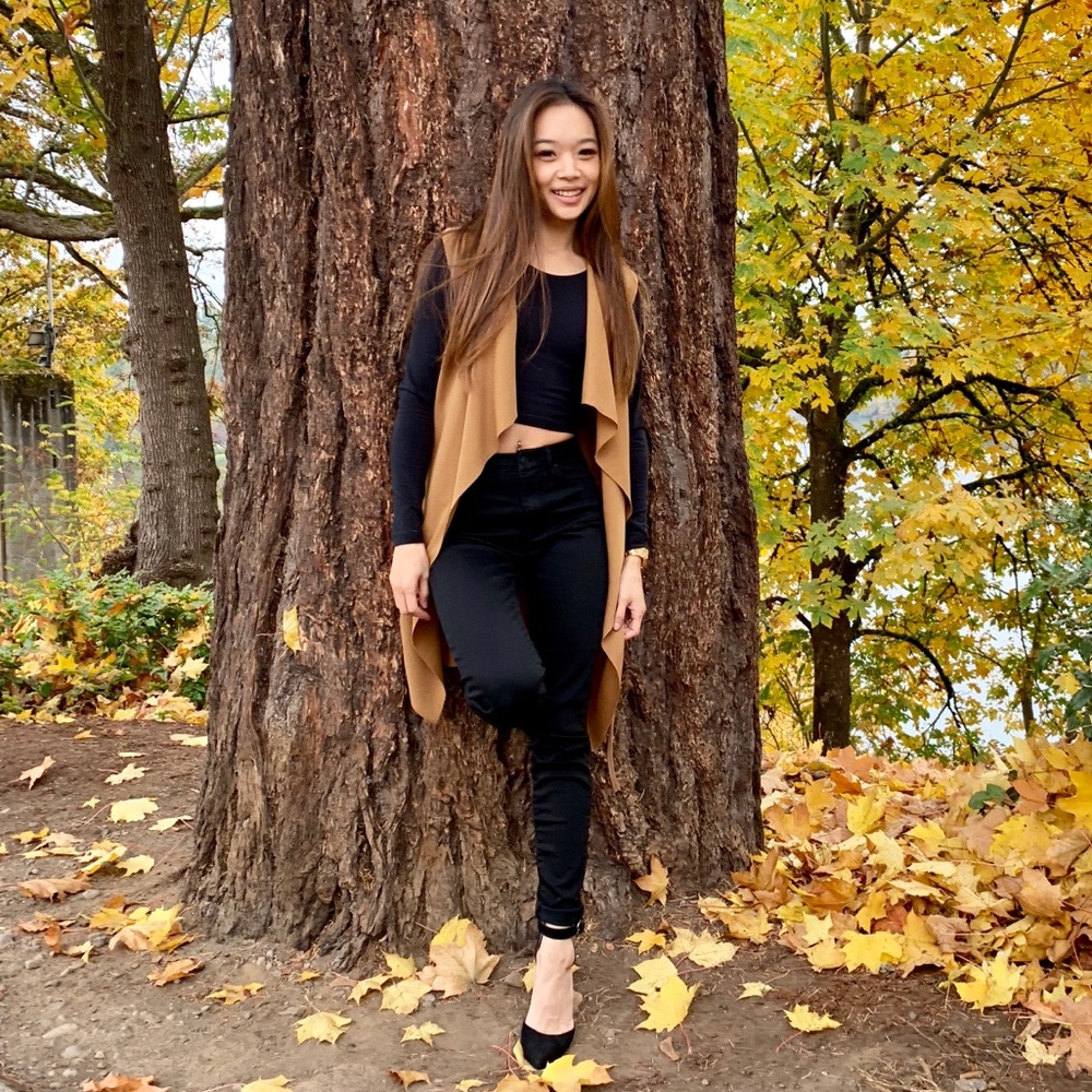 SLEEVELESS CARDIGAN/VEST